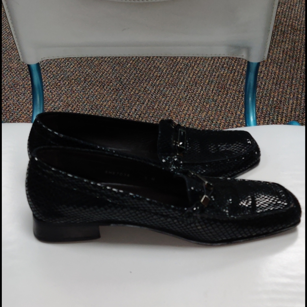 Stuart Weitzman 9 narrow loafers basket weave